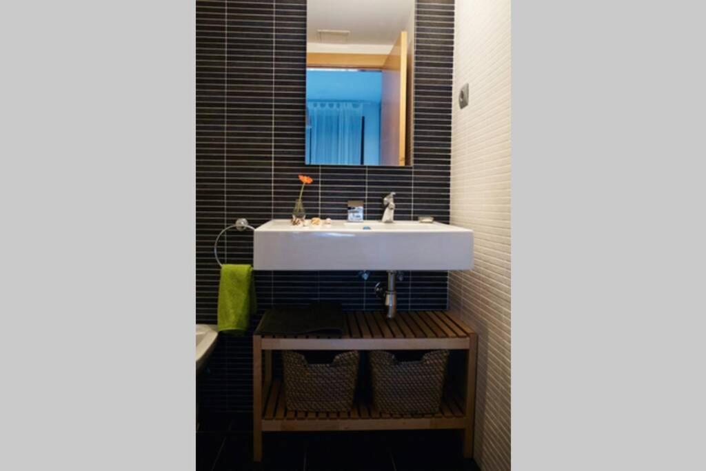 Apartamento Diseno A Cien Metros Del Mar. تورّيذيمْبَرّا المظهر الخارجي الصورة
