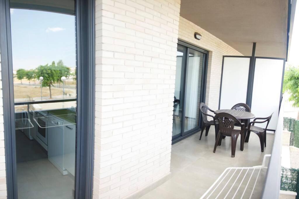 Apartamento Diseno A Cien Metros Del Mar. تورّيذيمْبَرّا المظهر الخارجي الصورة