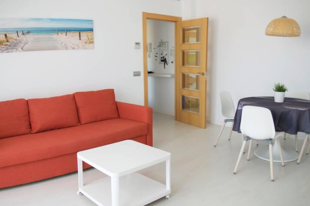 Apartamento Diseno A Cien Metros Del Mar. تورّيذيمْبَرّا المظهر الخارجي الصورة